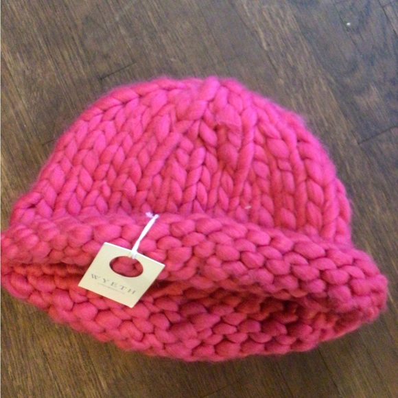 Wyeth by Todd Magill Accessories - NEW! Wyeth by Todd Magill Chunky Hot Pink Knit Beanie